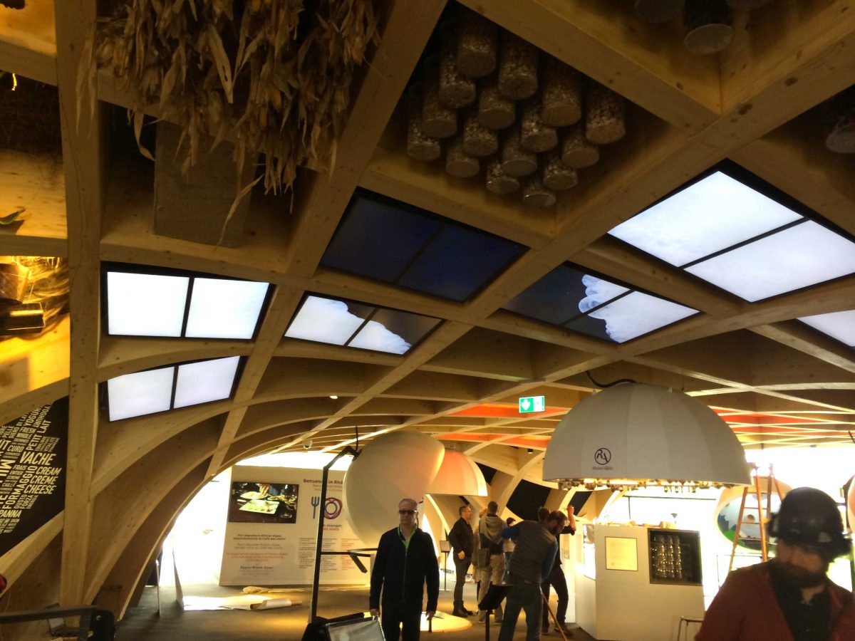 L’arche de lait, une installation audiovisuelle