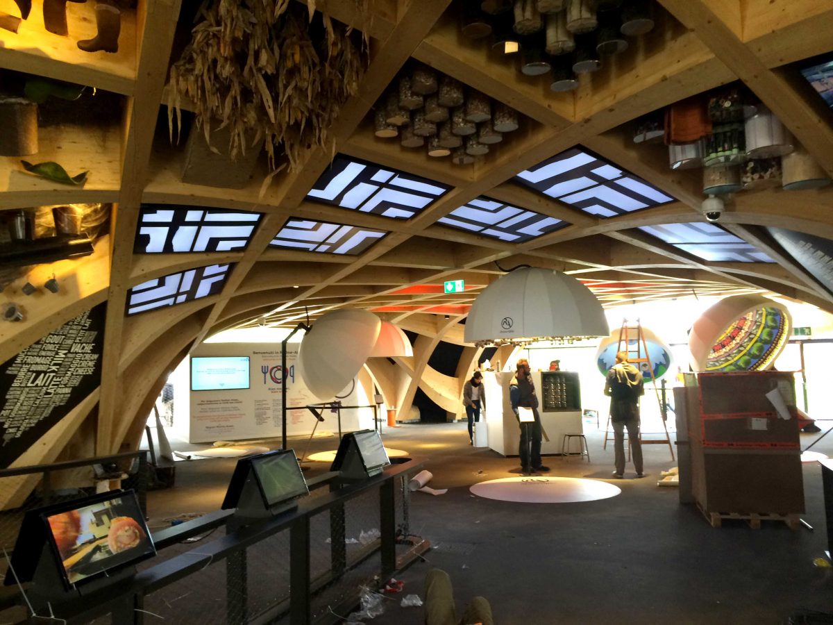 L’arche de lait, une installation audiovisuelle